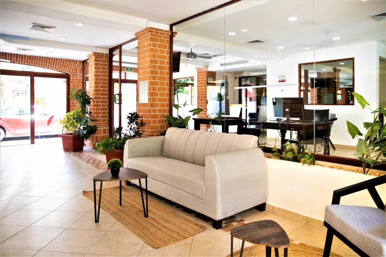 Hotel Colonial Playa Del Carmen Exteriör bild
