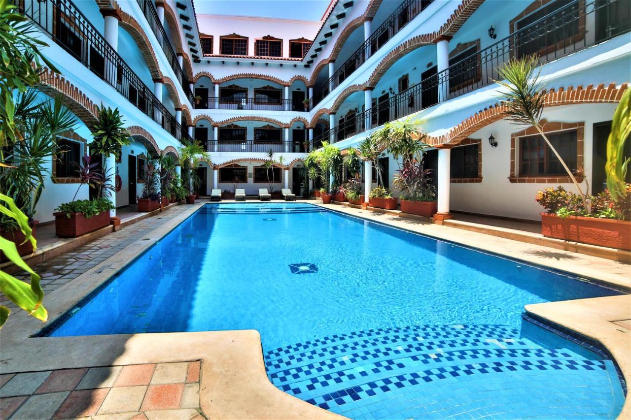 Hotel Colonial Playa Del Carmen Exteriör bild