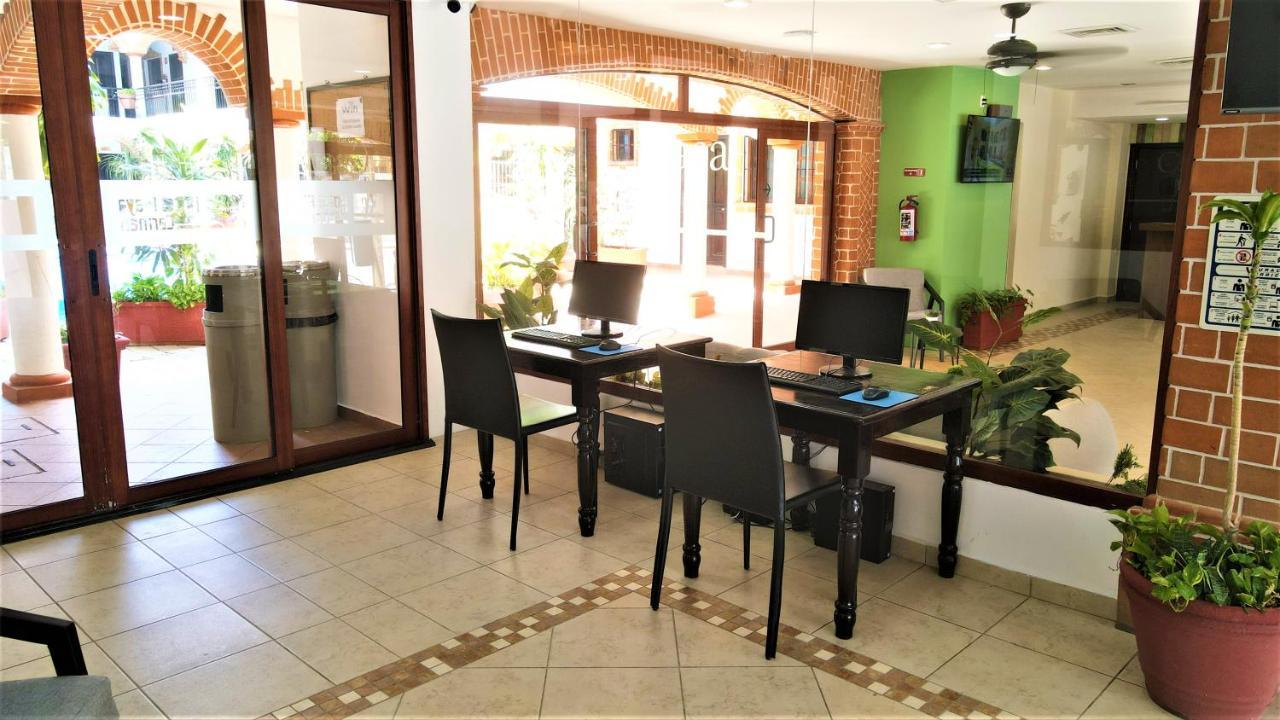 Hotel Colonial Playa Del Carmen Exteriör bild