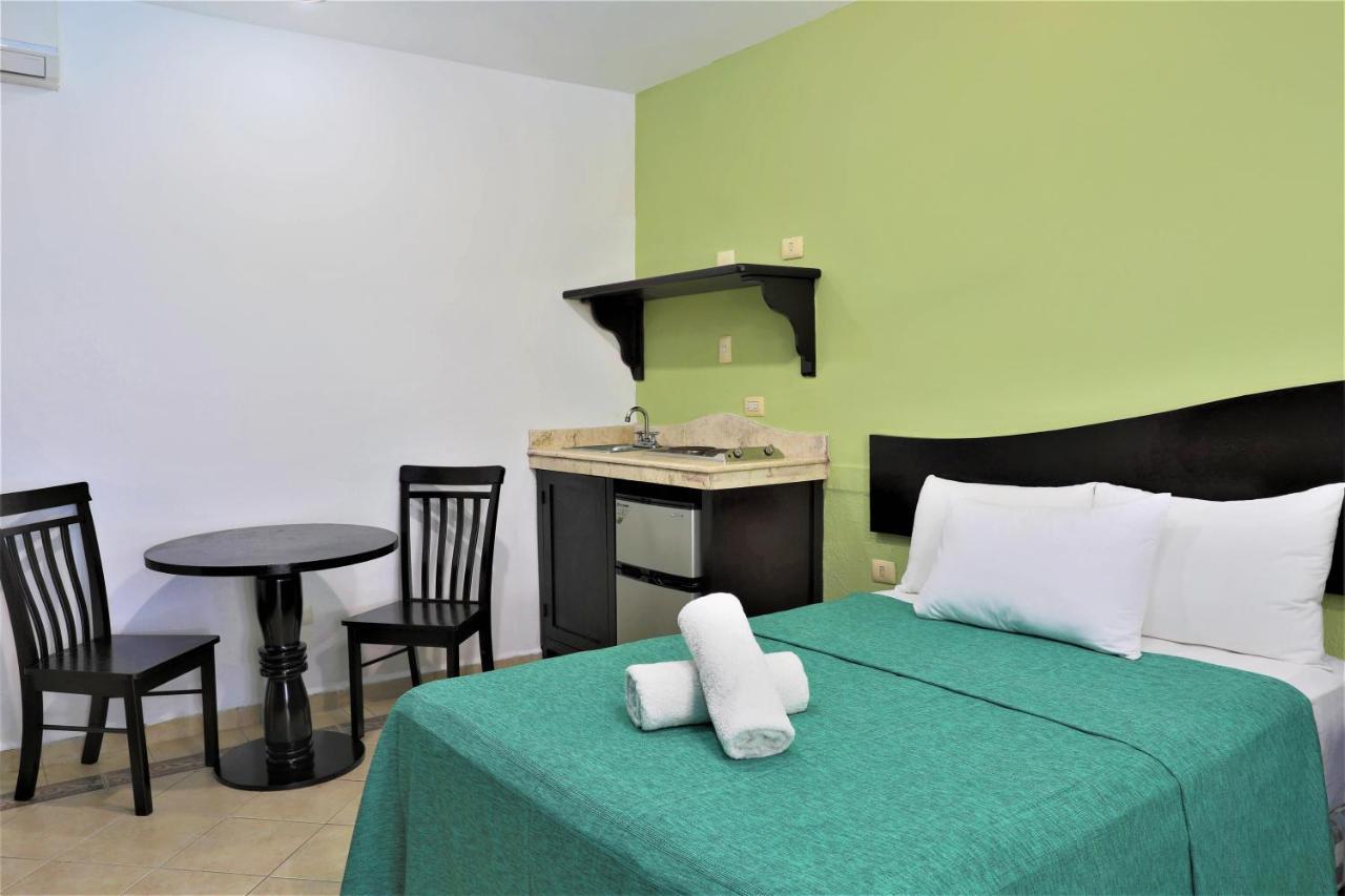Hotel Colonial Playa Del Carmen Exteriör bild