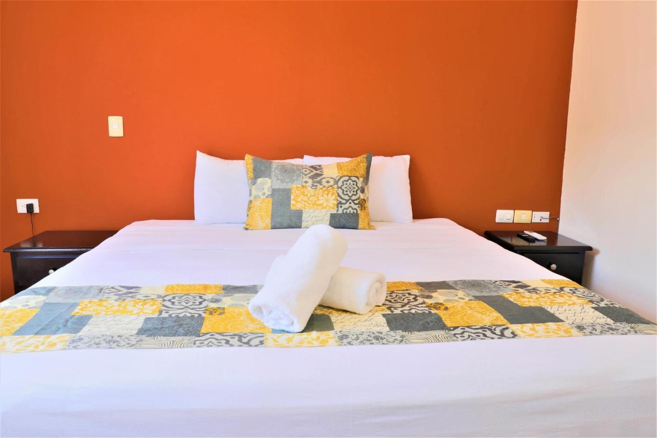 Hotel Colonial Playa Del Carmen Exteriör bild