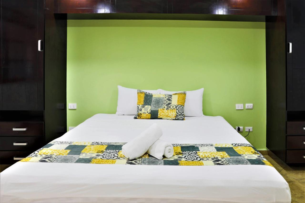 Hotel Colonial Playa Del Carmen Exteriör bild