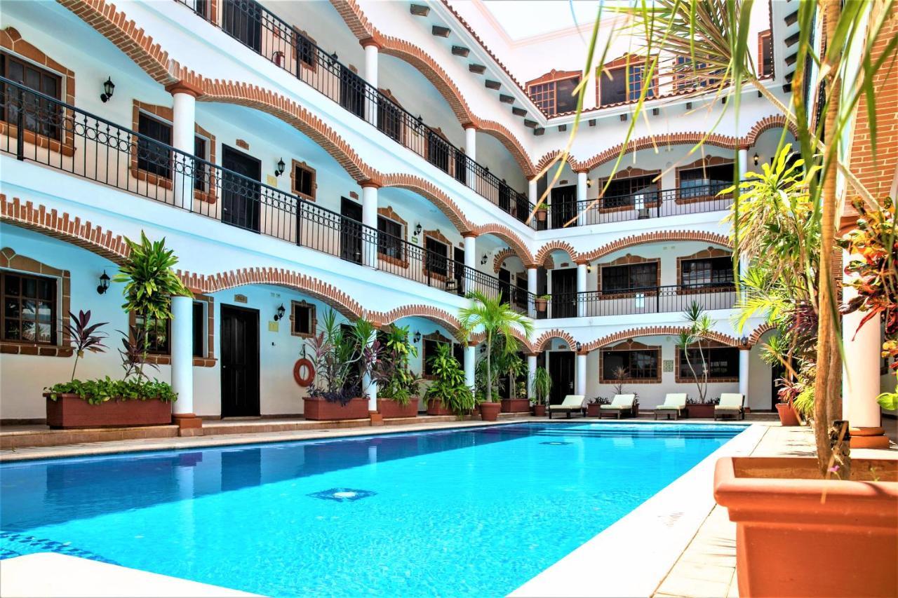Hotel Colonial Playa Del Carmen Exteriör bild