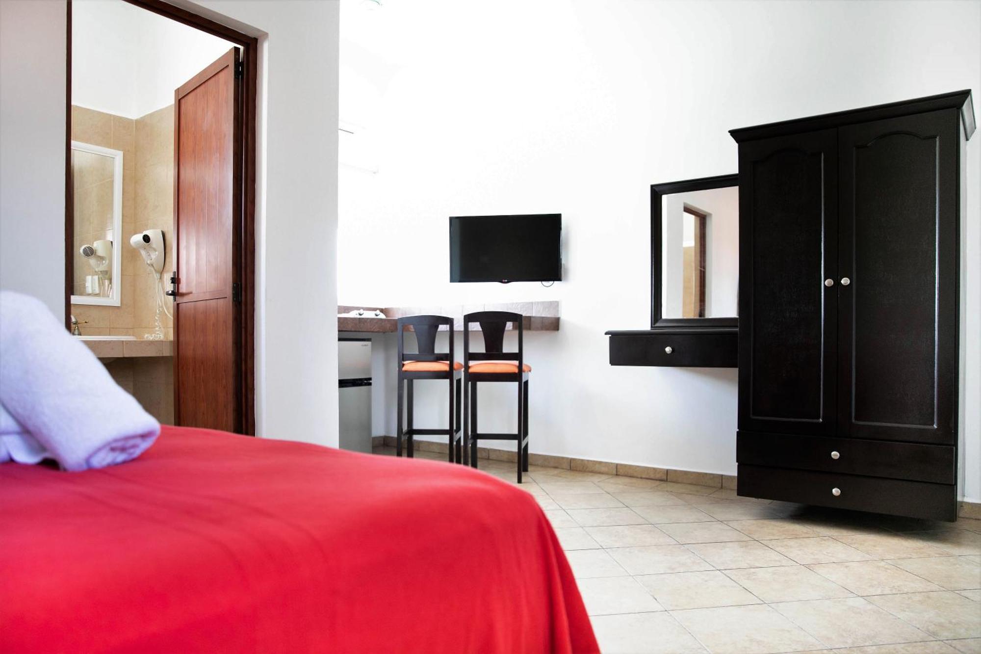 Hotel Colonial Playa Del Carmen Exteriör bild
